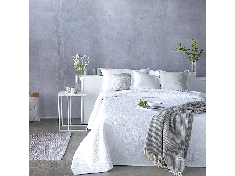 Guy Laroche Terre witte dekbed 230x270 cm