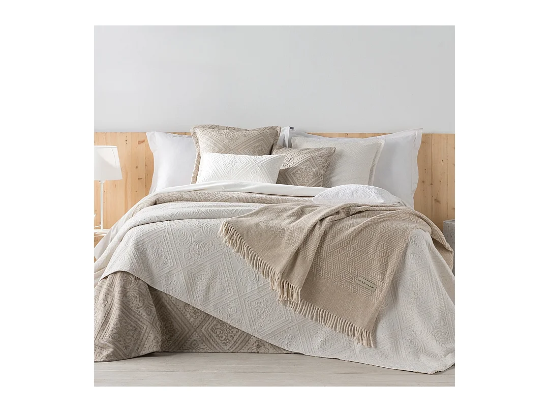 Naf Naf Briance dekbed wit 180x270 cm