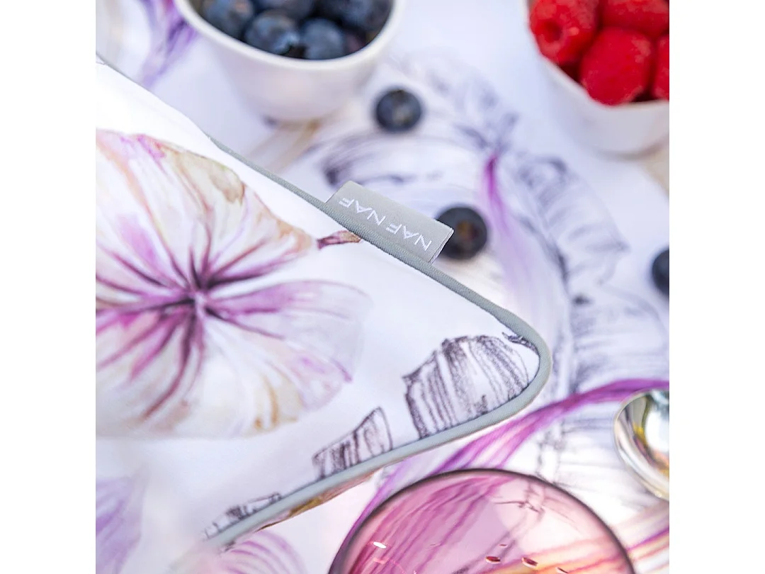 Nappe en résine mauve Naf Naf ULUTU 140x140 cm