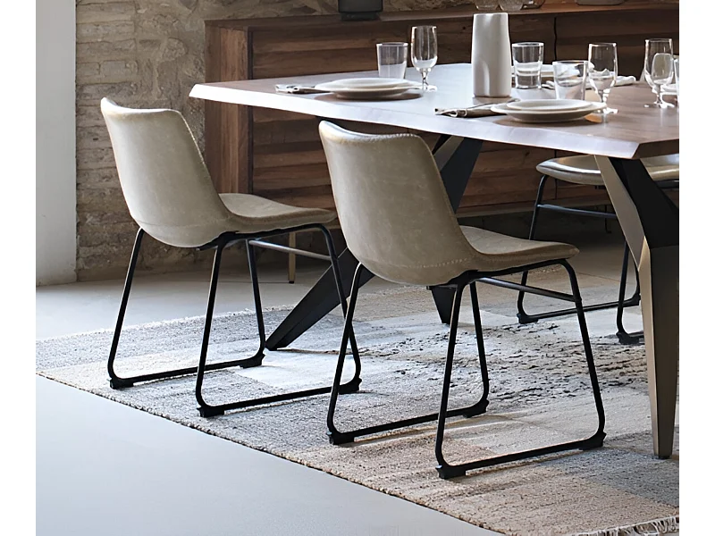 Lot de 4 chaises rembourrées couleur crème avec pieds métalliques noirs