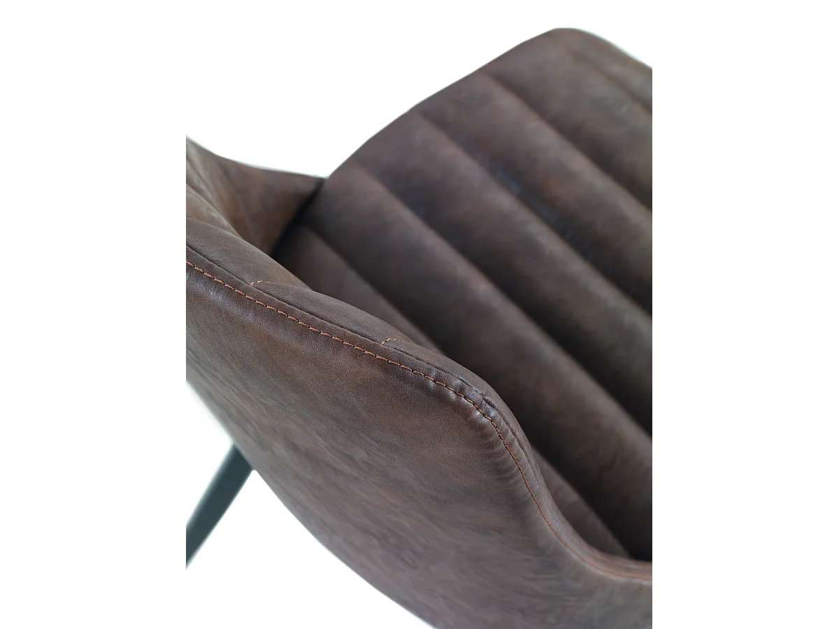 Lot de 2 chaises rembourrées marron avec pieds métalliques noirs