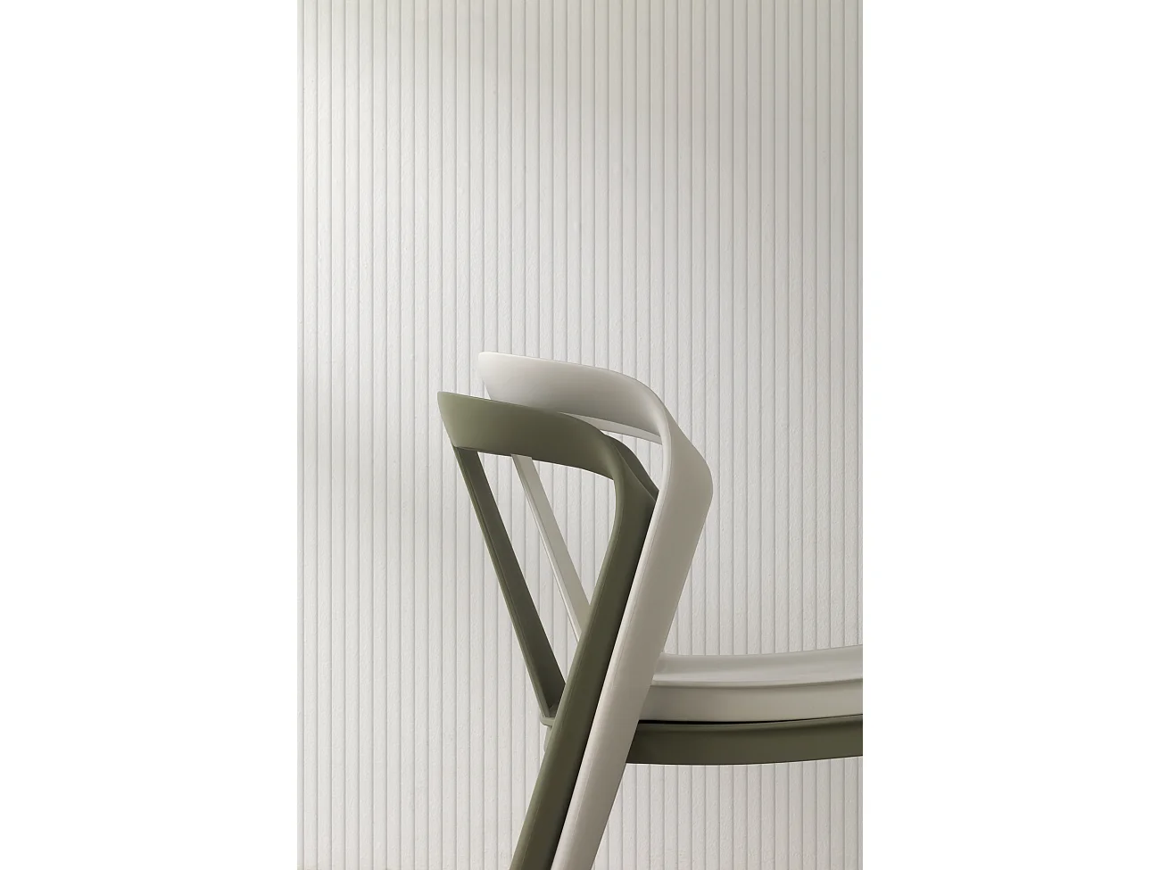 Lot de 4 chaises en PP blanc