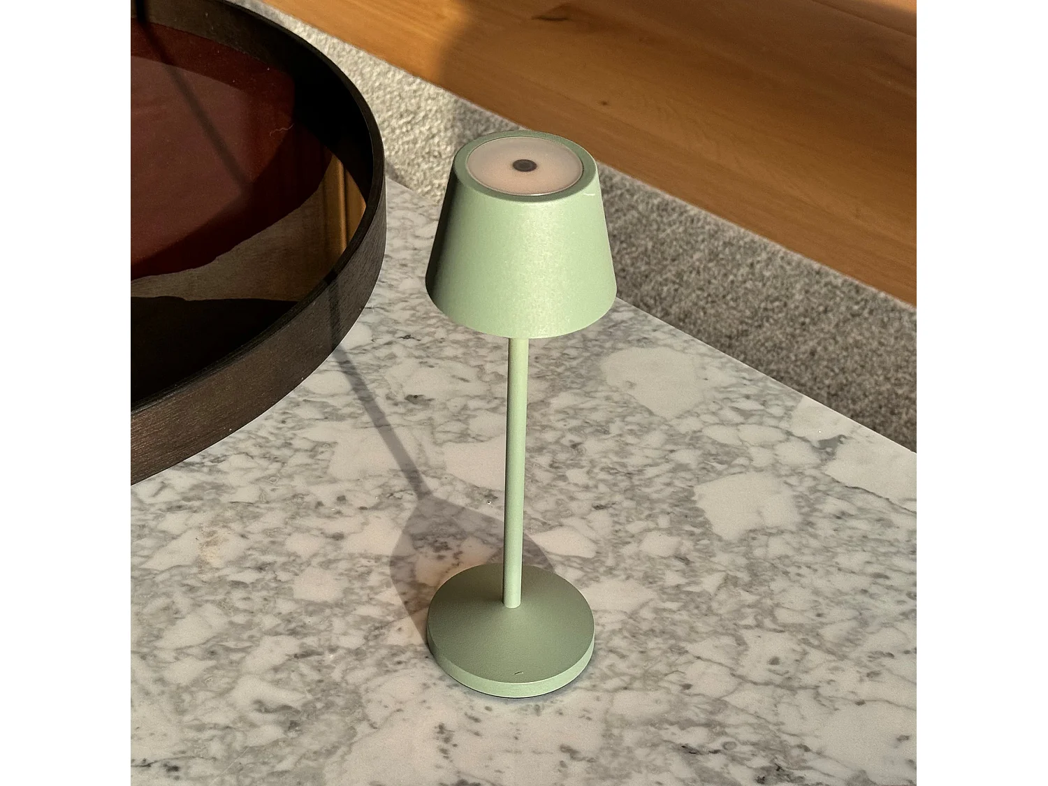 Lampe de table sans fil EMILY Vert olive Aluminium H25cm