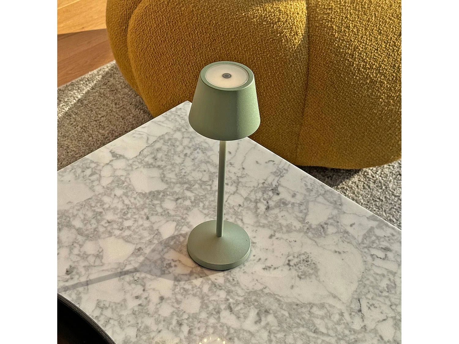 Lampe de table sans fil EMILY Vert olive Aluminium H25cm