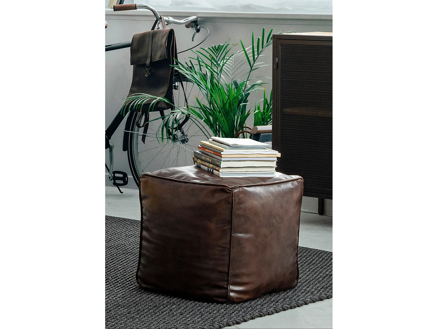 Pouf en cuir marron et rembourrage coton Mady 40