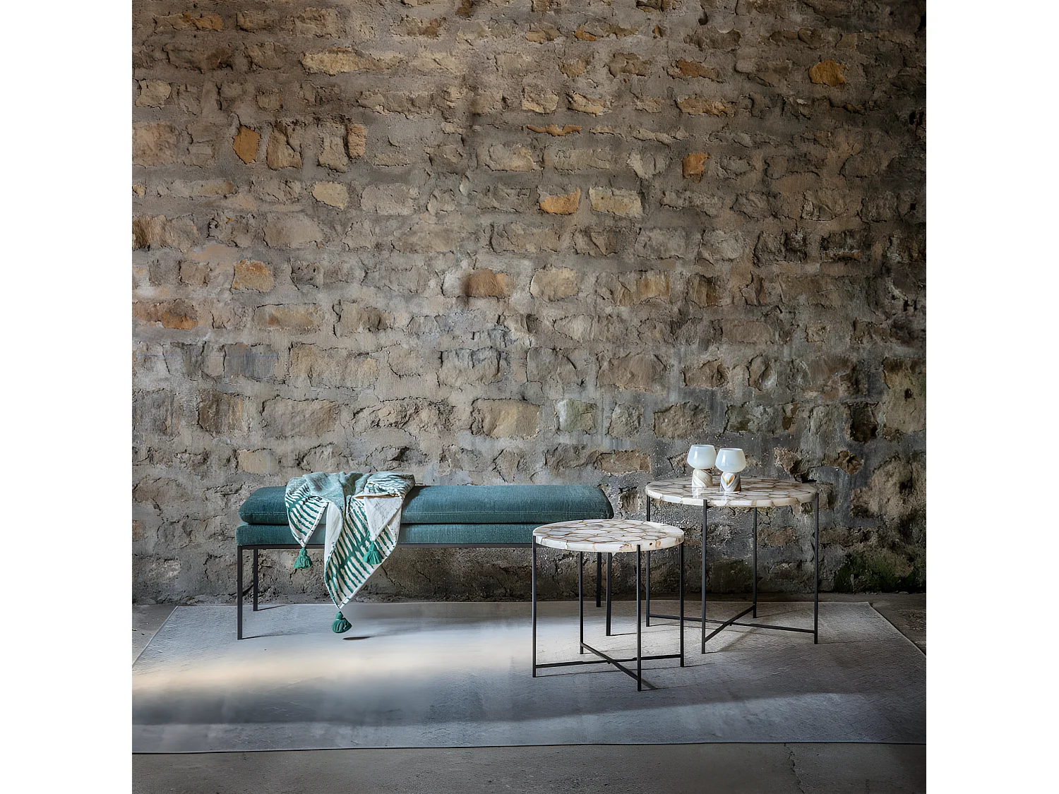 Banc design tissu et pieds métal GALLATE