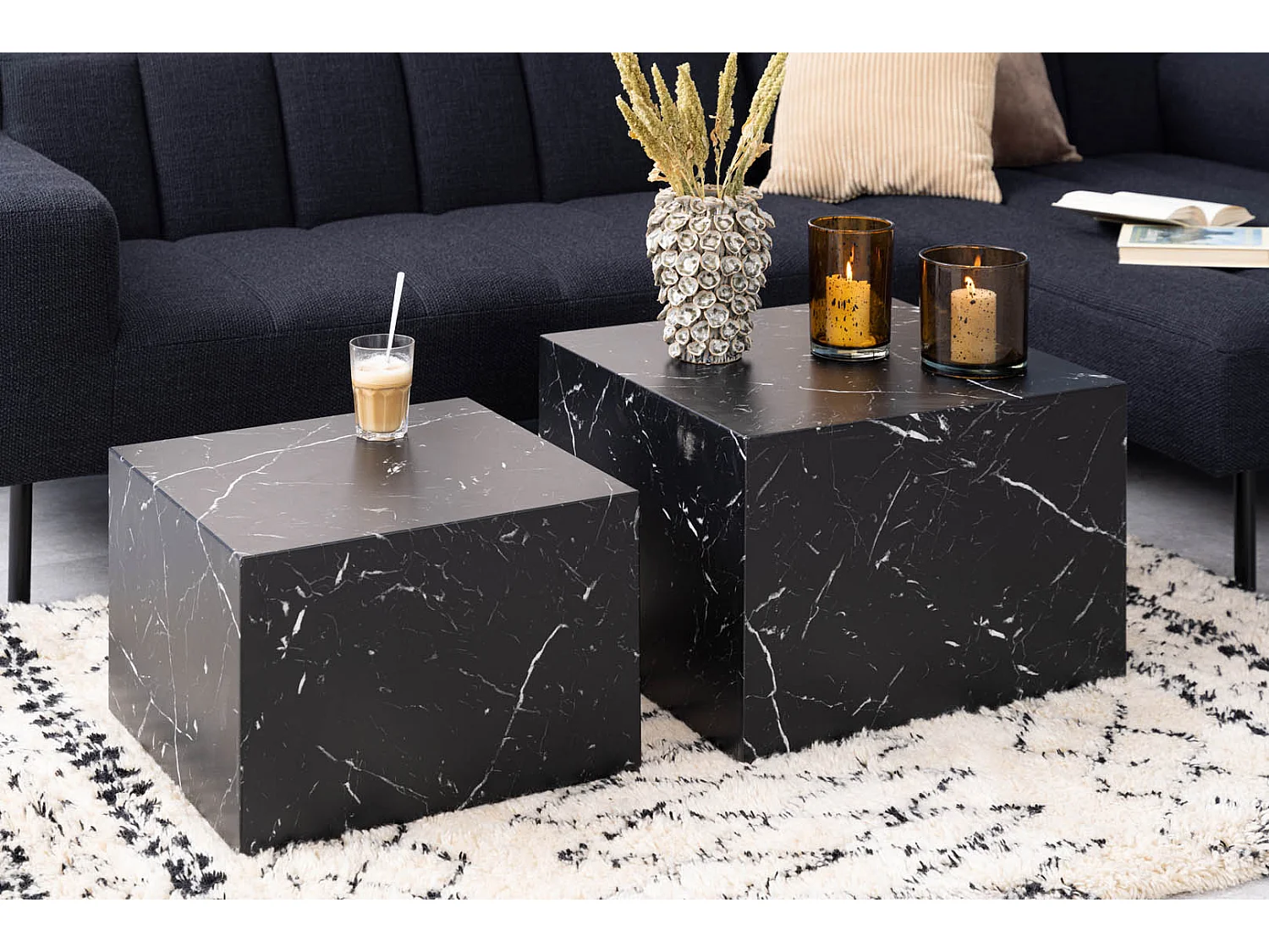 Dice table basse lot 2 stk. marbre décor noir.