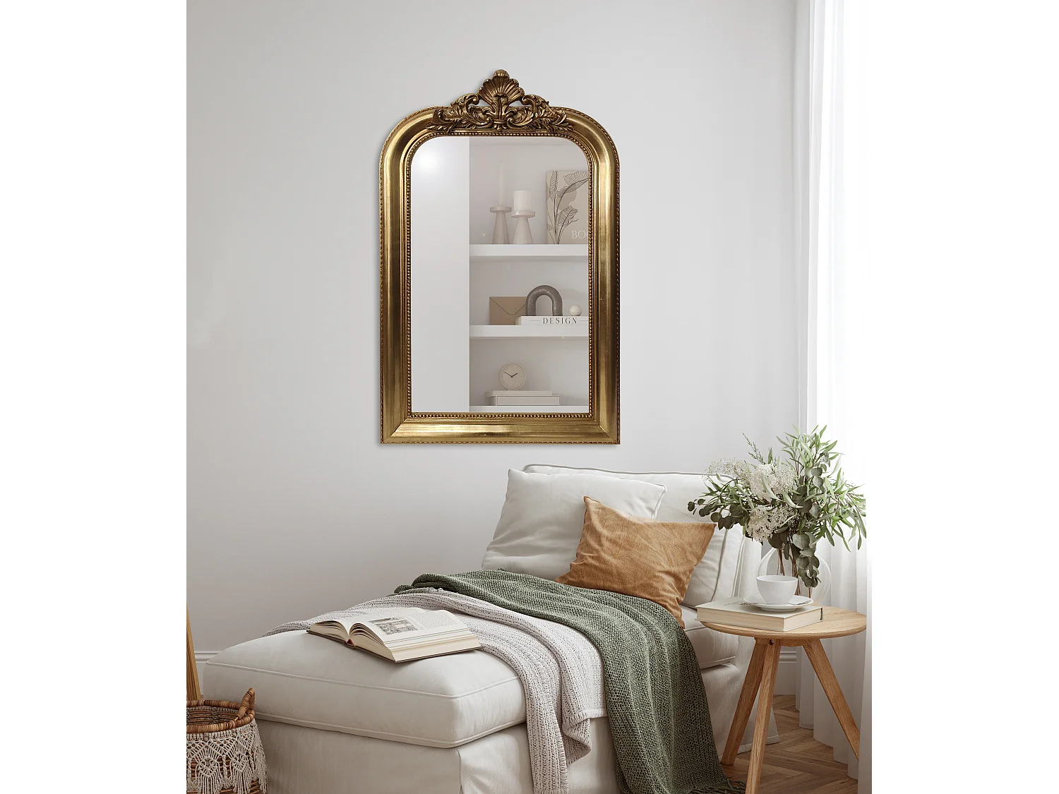 Miroir doré avec fronton 66x110cm