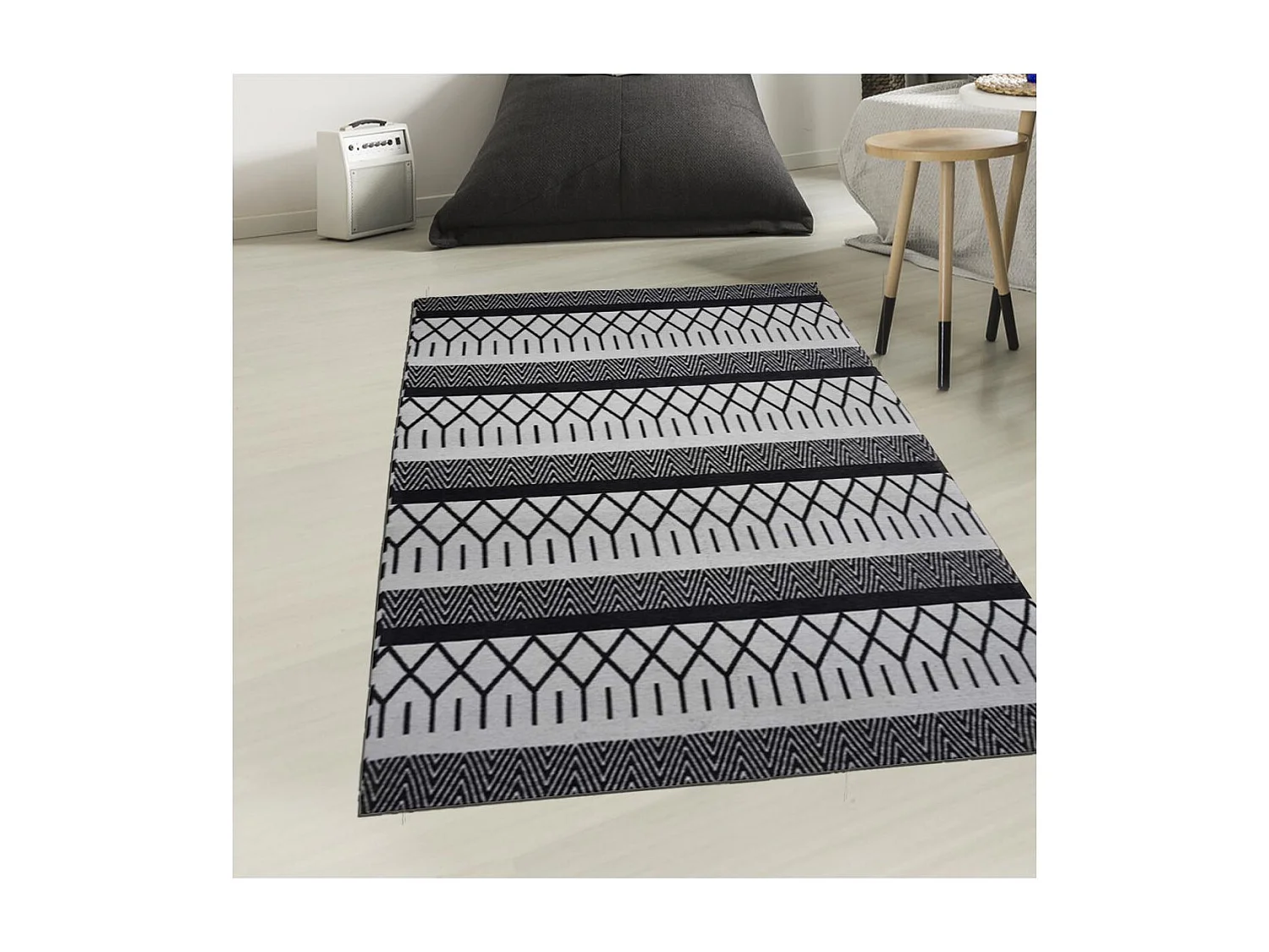 tapis grand salon 280x380 fait à la main noir rectangle motif scandinave PANATA