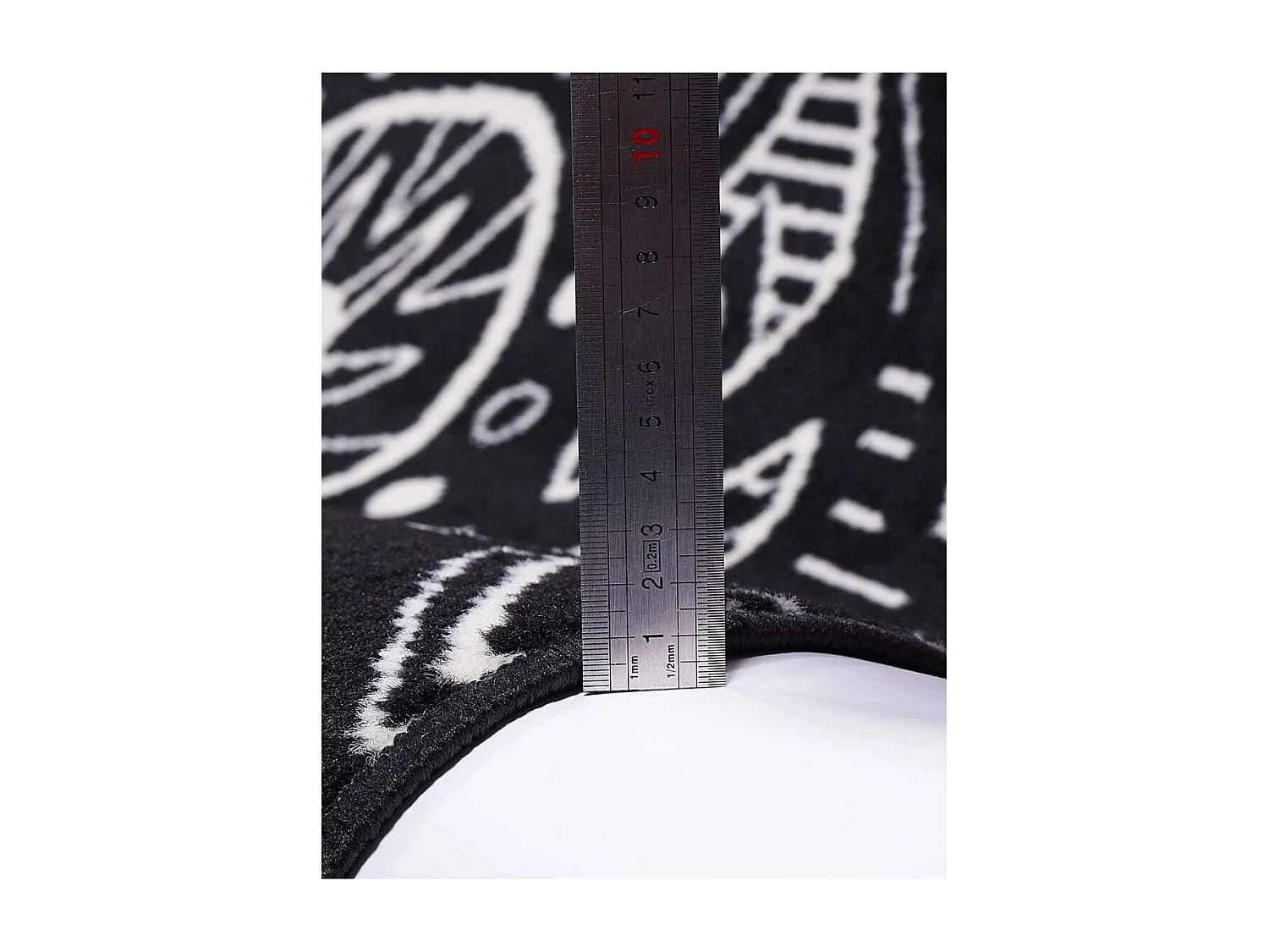 tapis chambre 80x150 tissé noir rectangle motif ethnique LYN1 MOTIF