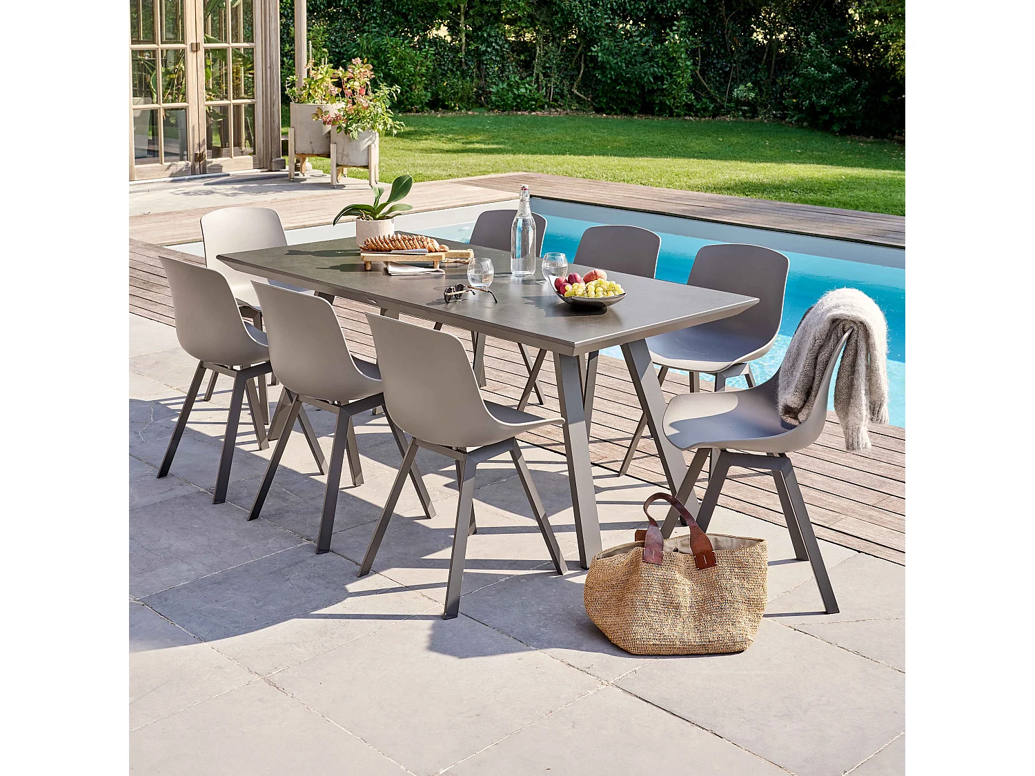 Table de terrasse rectangulaire grise