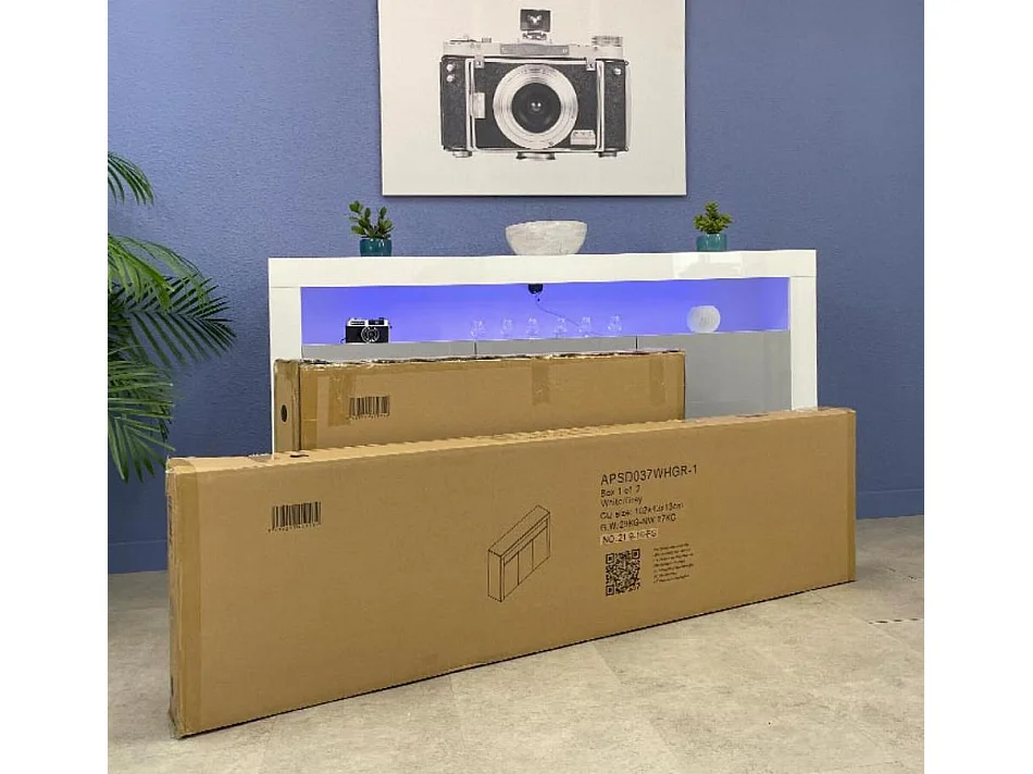Bahut Buffet pour Salon Salle à manger en Coleur Chêne Barok avec LED 155x37x91,5cm Aker