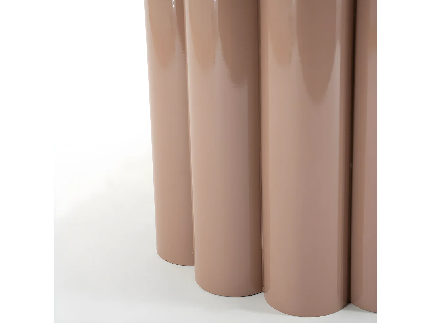 Olympa - Table basse ronde en métal ø63cm - Rose