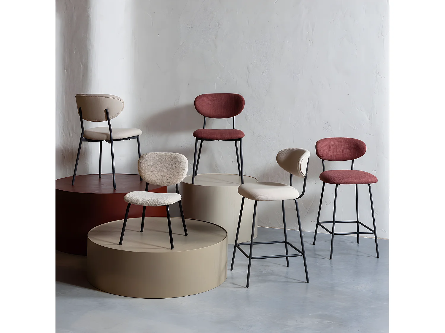 Kjeld - Lot de 2 chaises de bar en tissu et métal H66cm - Beige