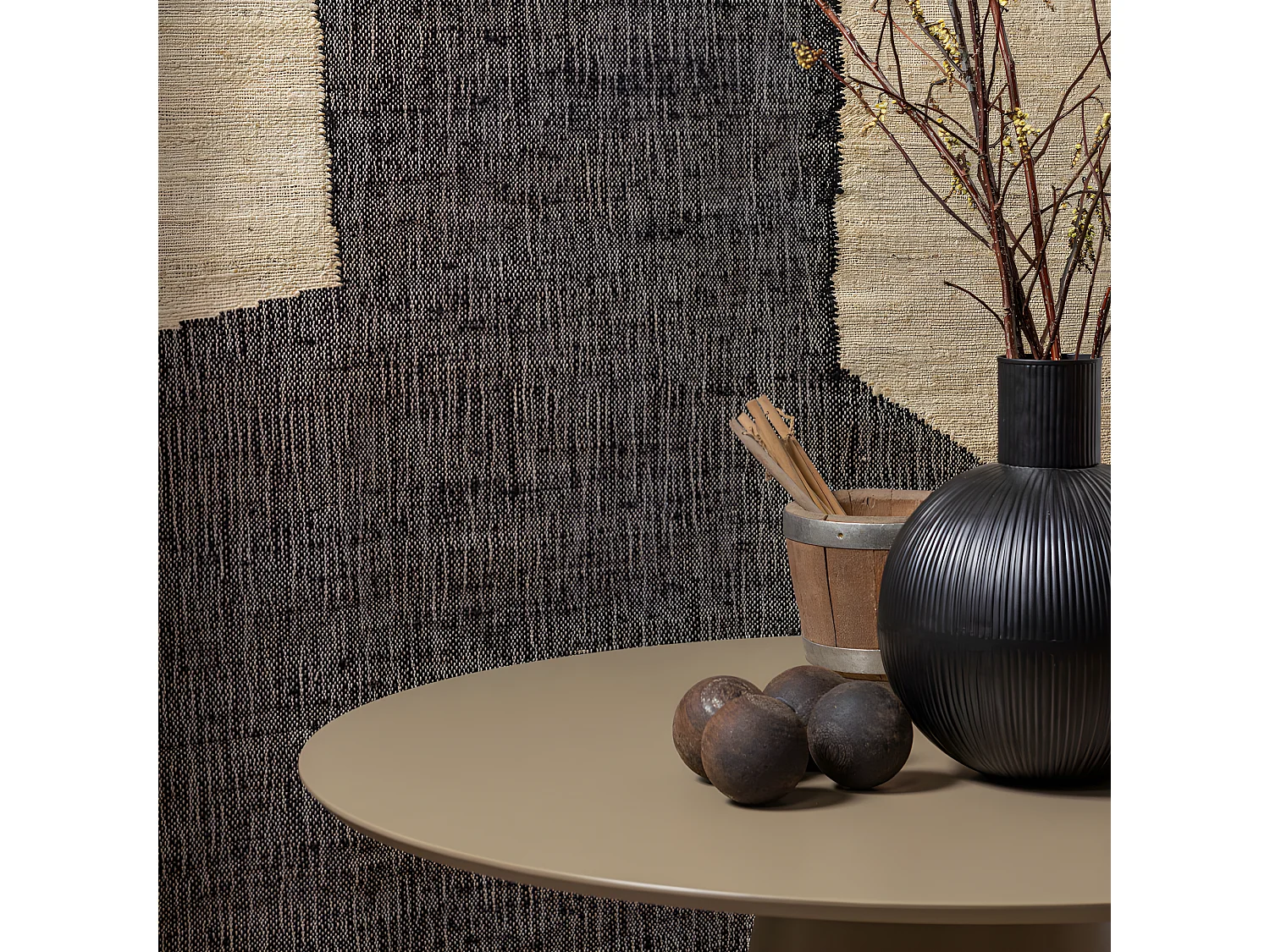 Jorre - Table à manger 4 personnes ronde en bois - Taupe