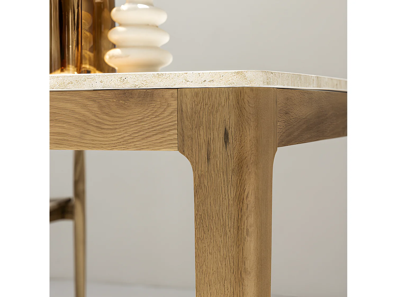 Kielce - Table à manger 8 personnes effet travertin et bois - Beige