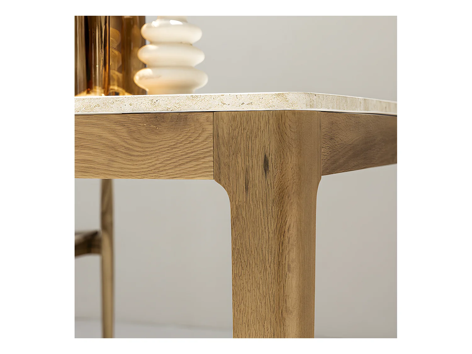 Kielce - Table à manger 8 personnes effet travertin et bois - Beige