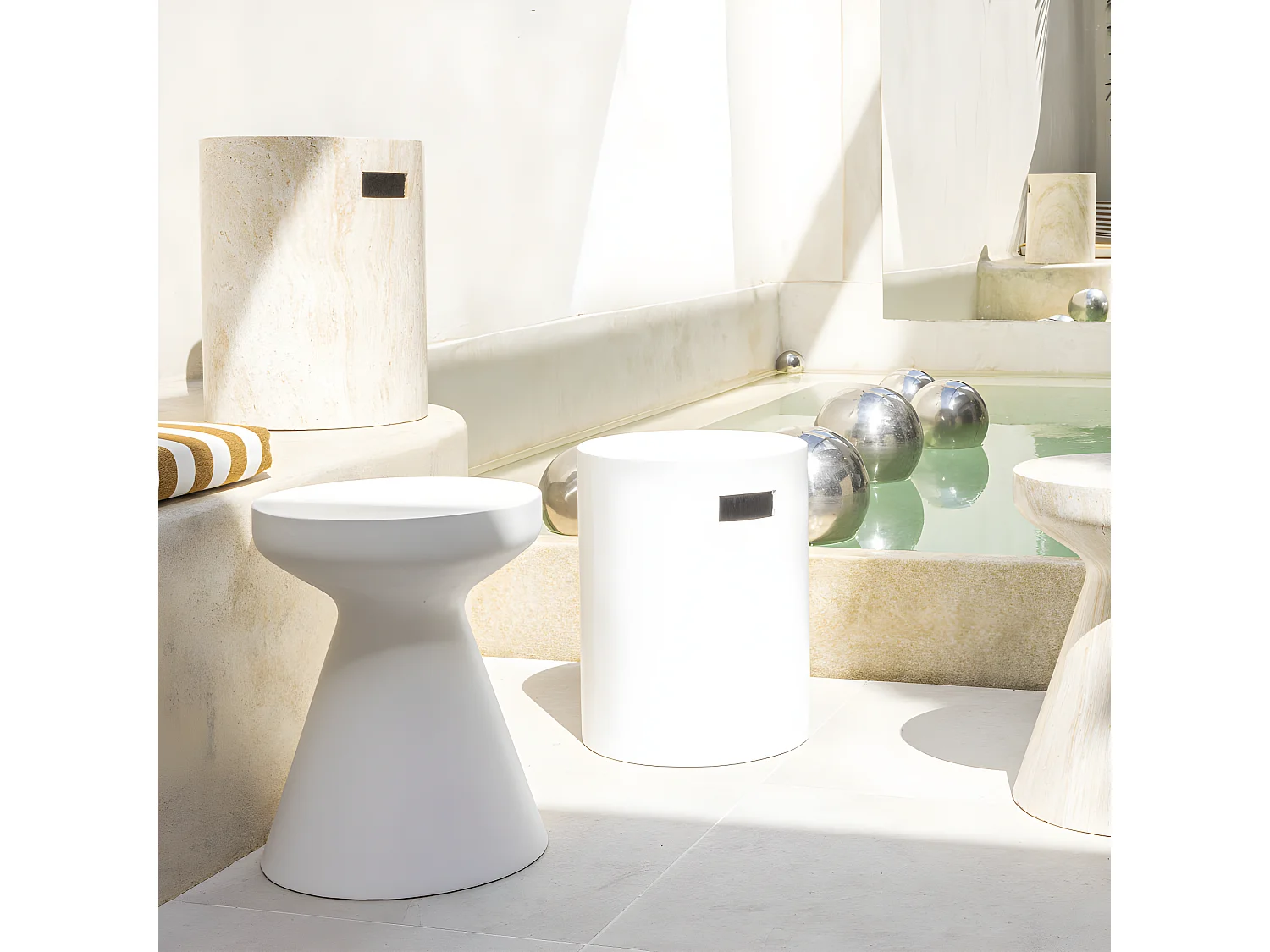 Danli - Tabouret en fibre de ciment H45cm - Blanc