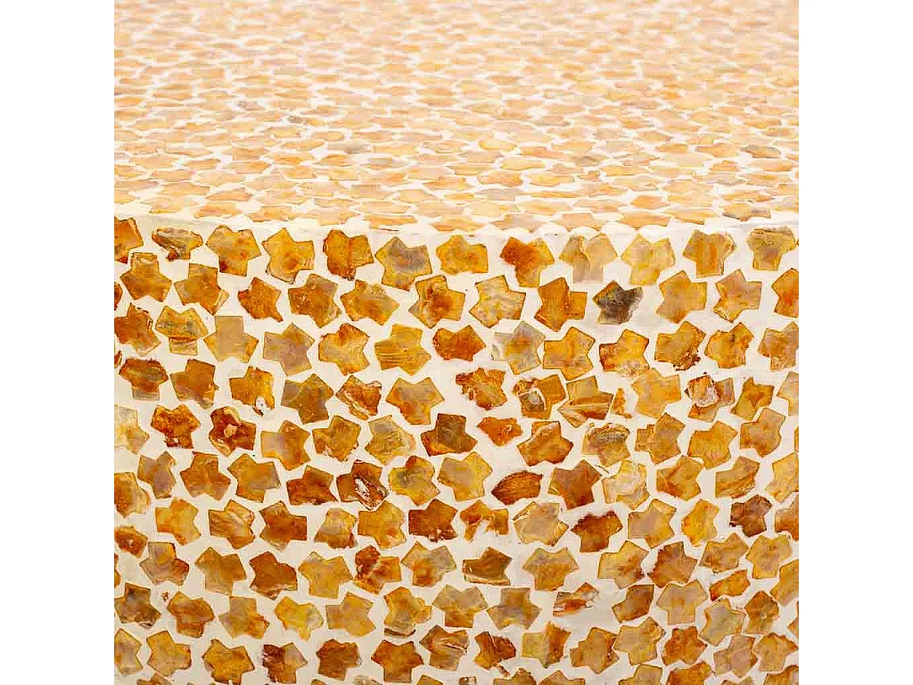 Runder Couchtisch aus Holz mit braunem Capiz-Finish, 65x65x46h cm