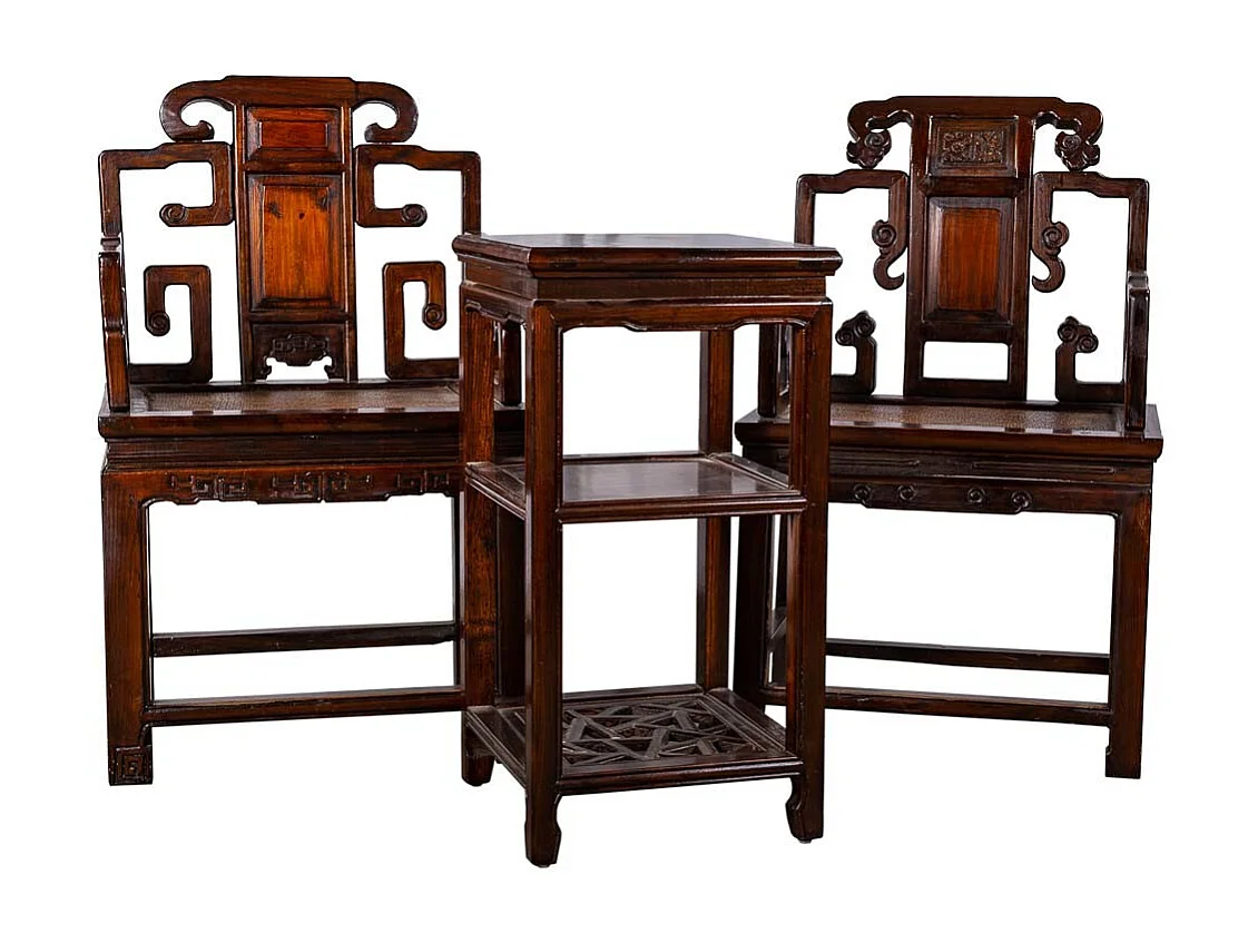 Set aus kaffeefarbenem Holztisch und 2 Stühlen 40x40x75/55x45x95