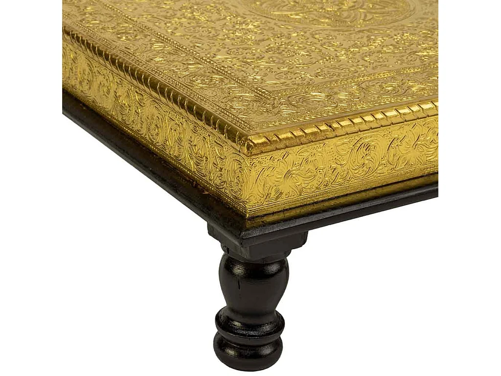 Mesa lateral de metal com relevo dourado 38x38x12