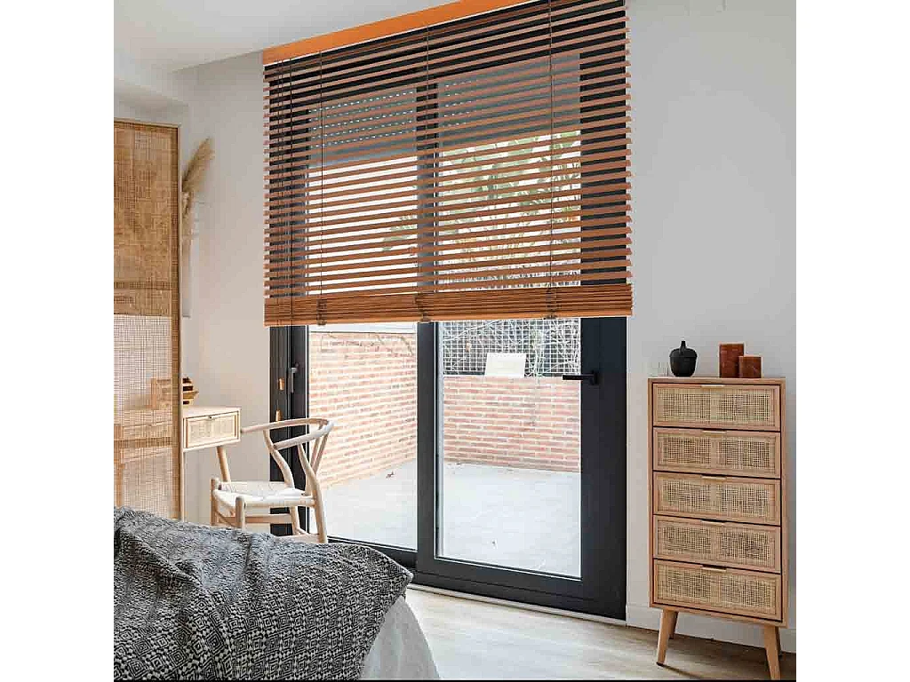 Kommode aus braunem Holz und Netz 42x36,5x100,5