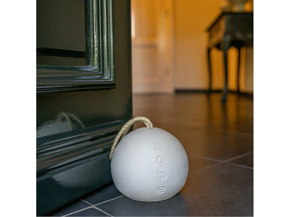 Cale porte boule en béton Home