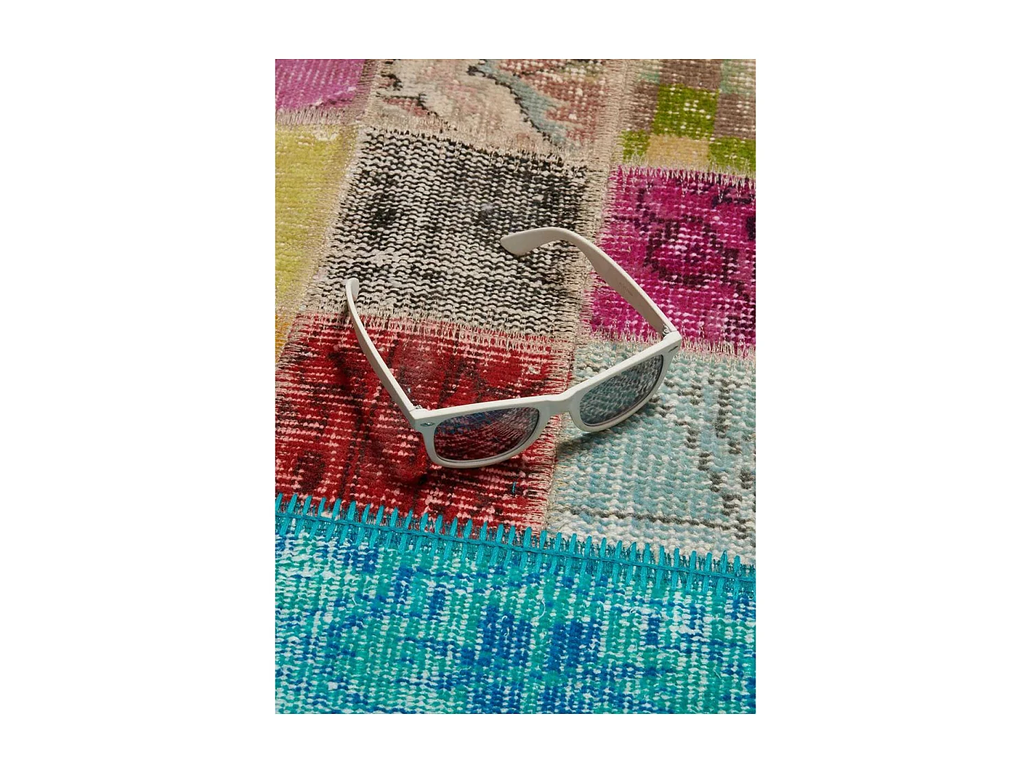 tappeto per camera da letto 80x150 realizzato a mano in lana multicolore a fantasia geometrica