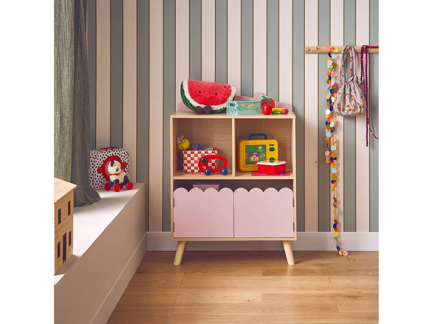 Librería infantil de 2 estantes y 2 puertas rosa