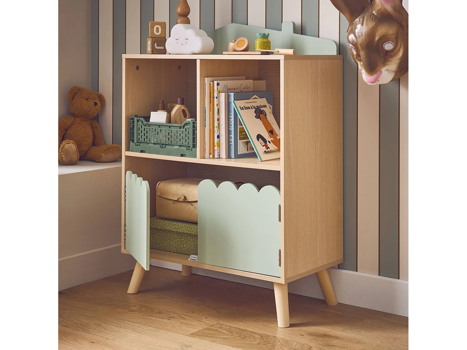 Bibliothèque enfant 2 étagères 2 portes. vert