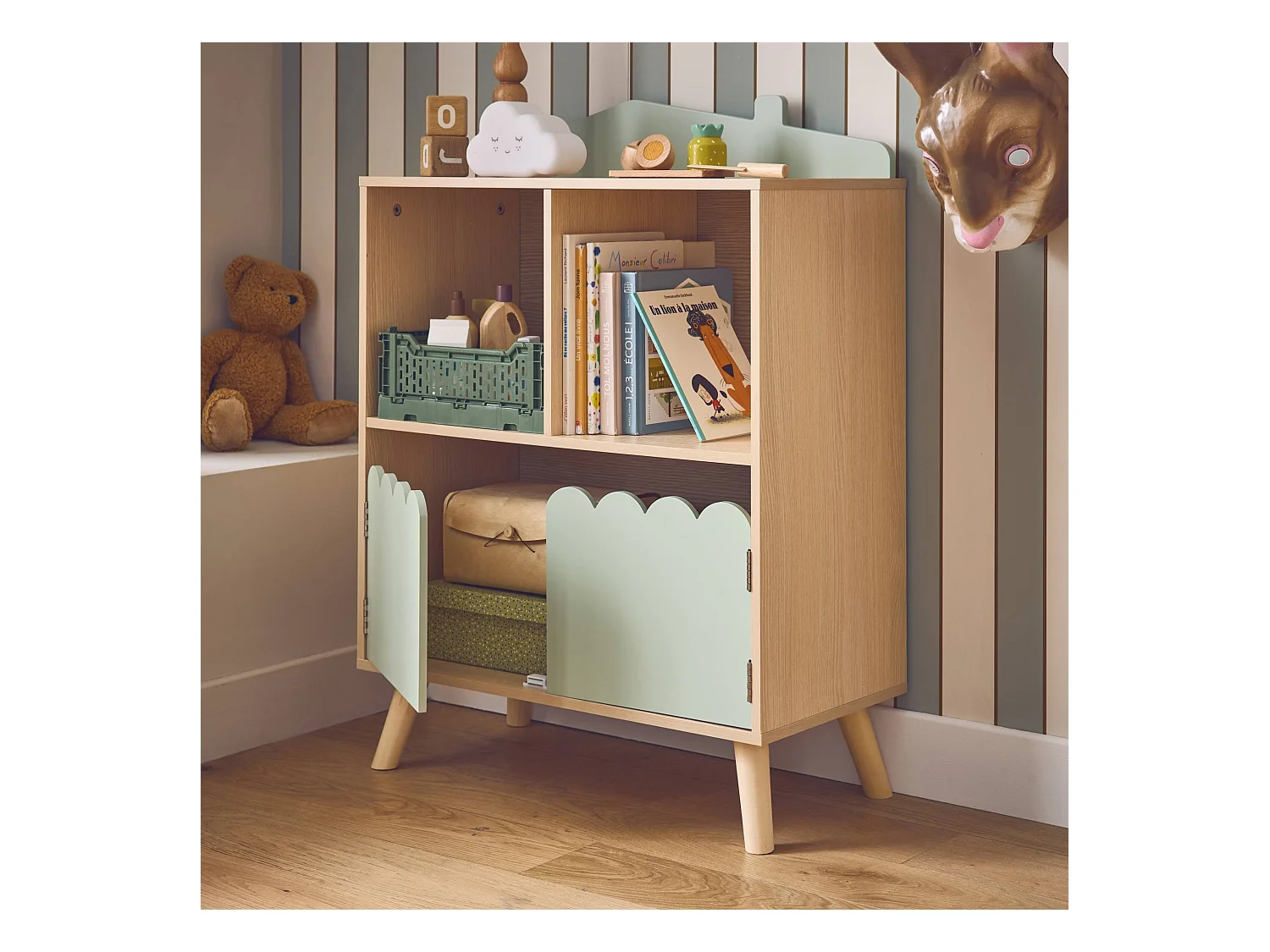 Bibliothèque enfant 2 étagères 2 portes. vert