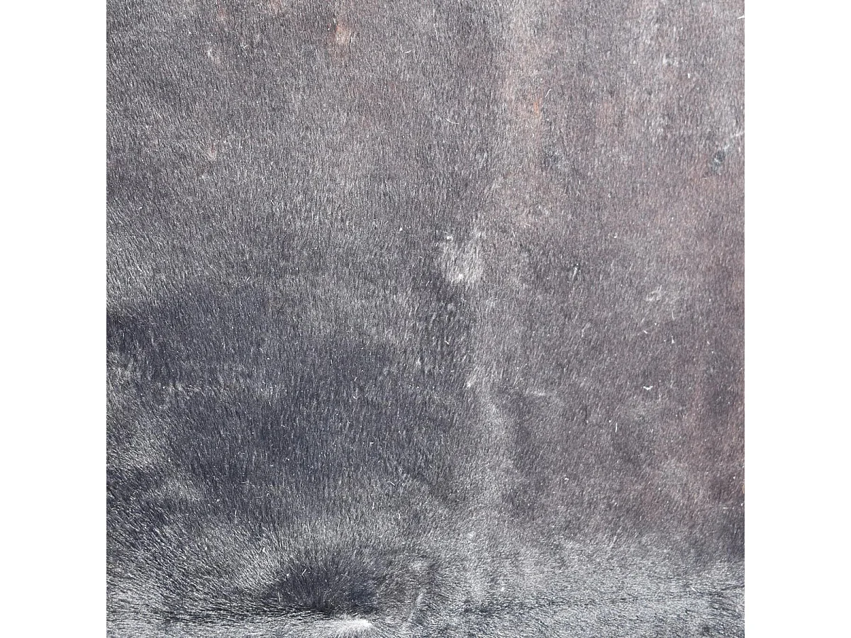 Tapis peau de vache 160x180 kilm fait à la main noir