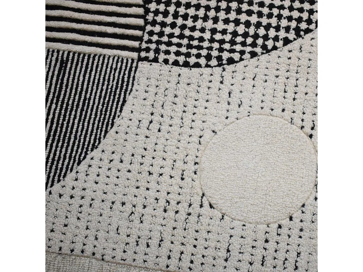 tapis salon 200x290 fait à la main en laine crème rectangle motif géométrique