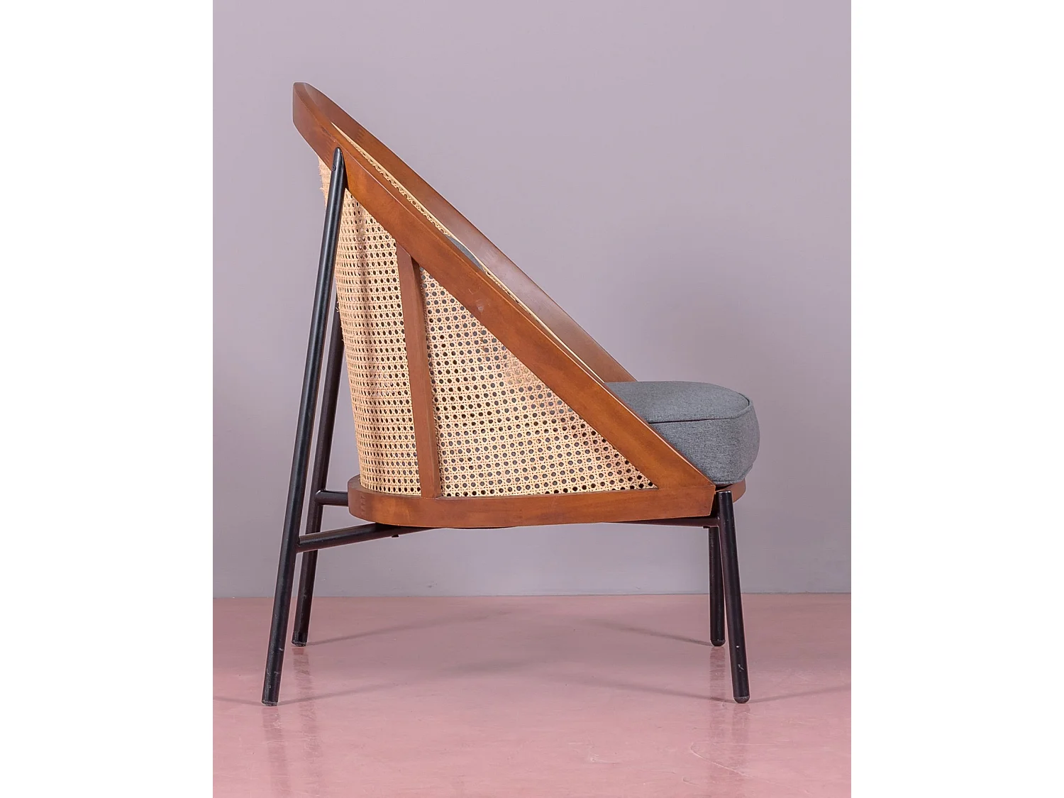 Vintage retro fauteuil van walnoothout en natuurlijk rotan - Robín - Okkernoot