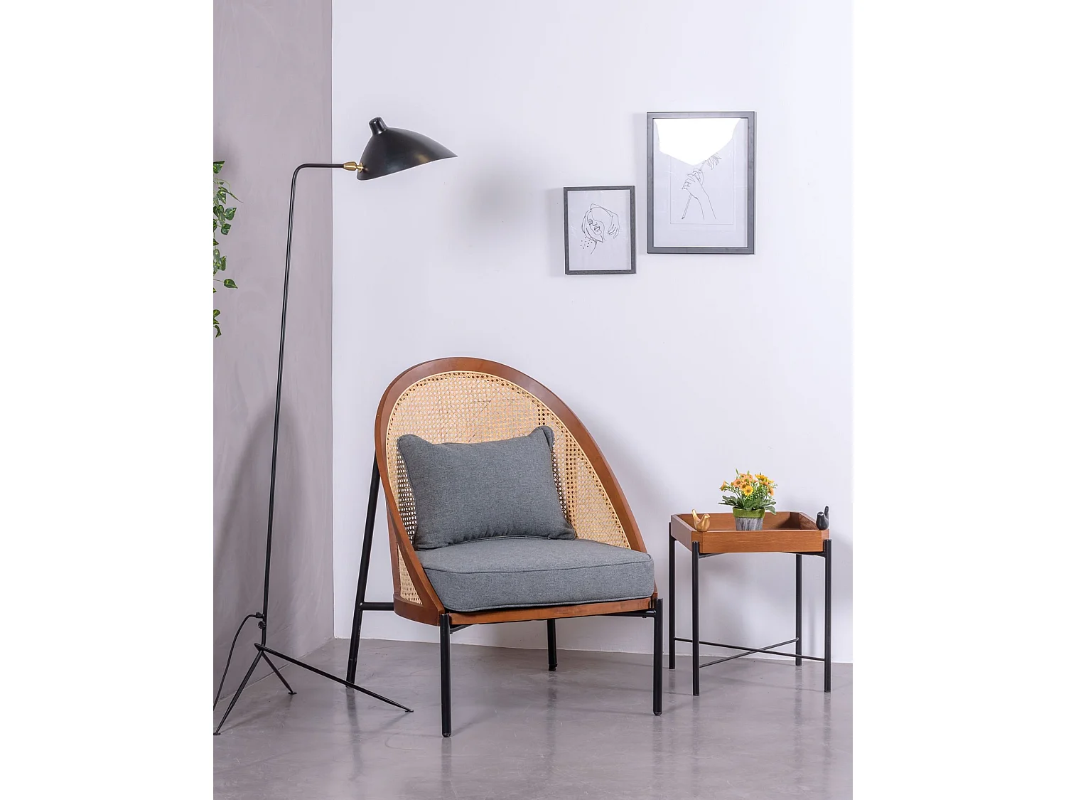 Vintage retro fauteuil van walnoothout en natuurlijk rotan - Robín - Okkernoot