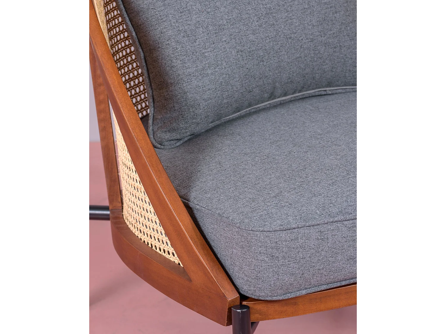 Vintage retro fauteuil van walnoothout en natuurlijk rotan - Robín - Okkernoot