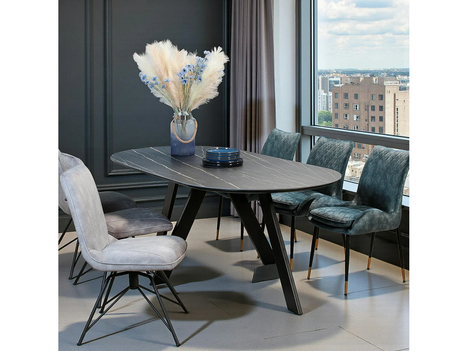 Table à manger en céramique noire mate 200 cm BERGAME