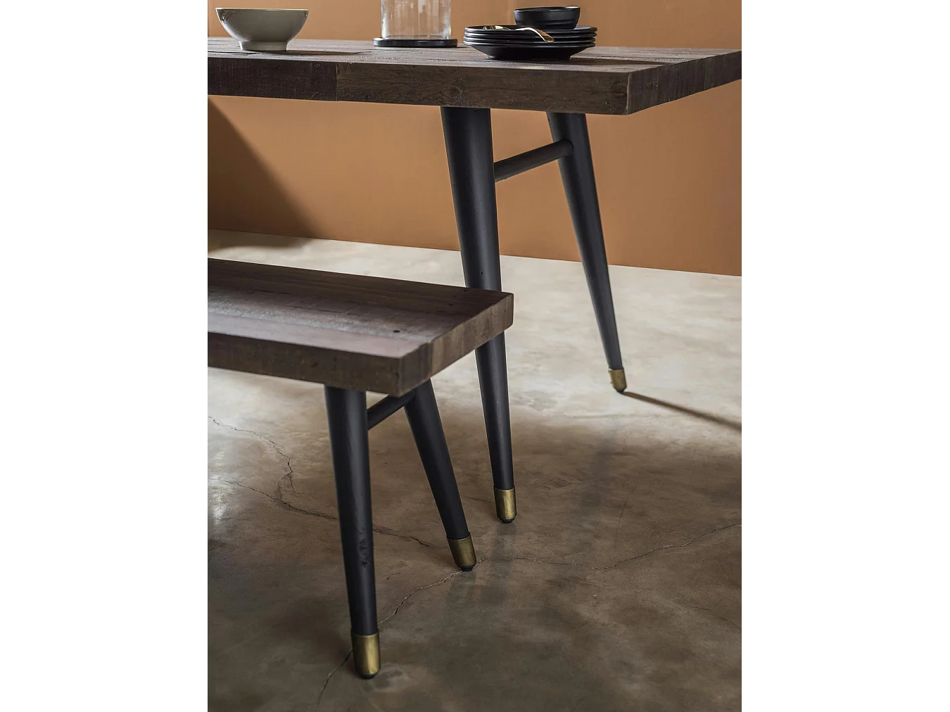 Table à manger rectangulaire bois recyclé piètement effet laiton vieilli 180 cm ADÉLAÏDE