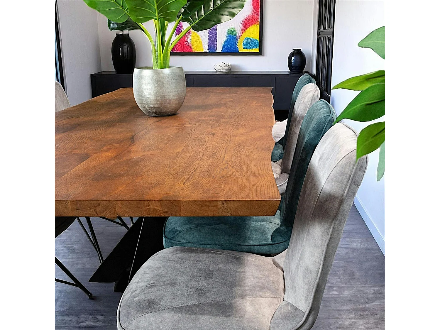 Table à manger en bois de chêne bordures naturelles 240 cm OKA