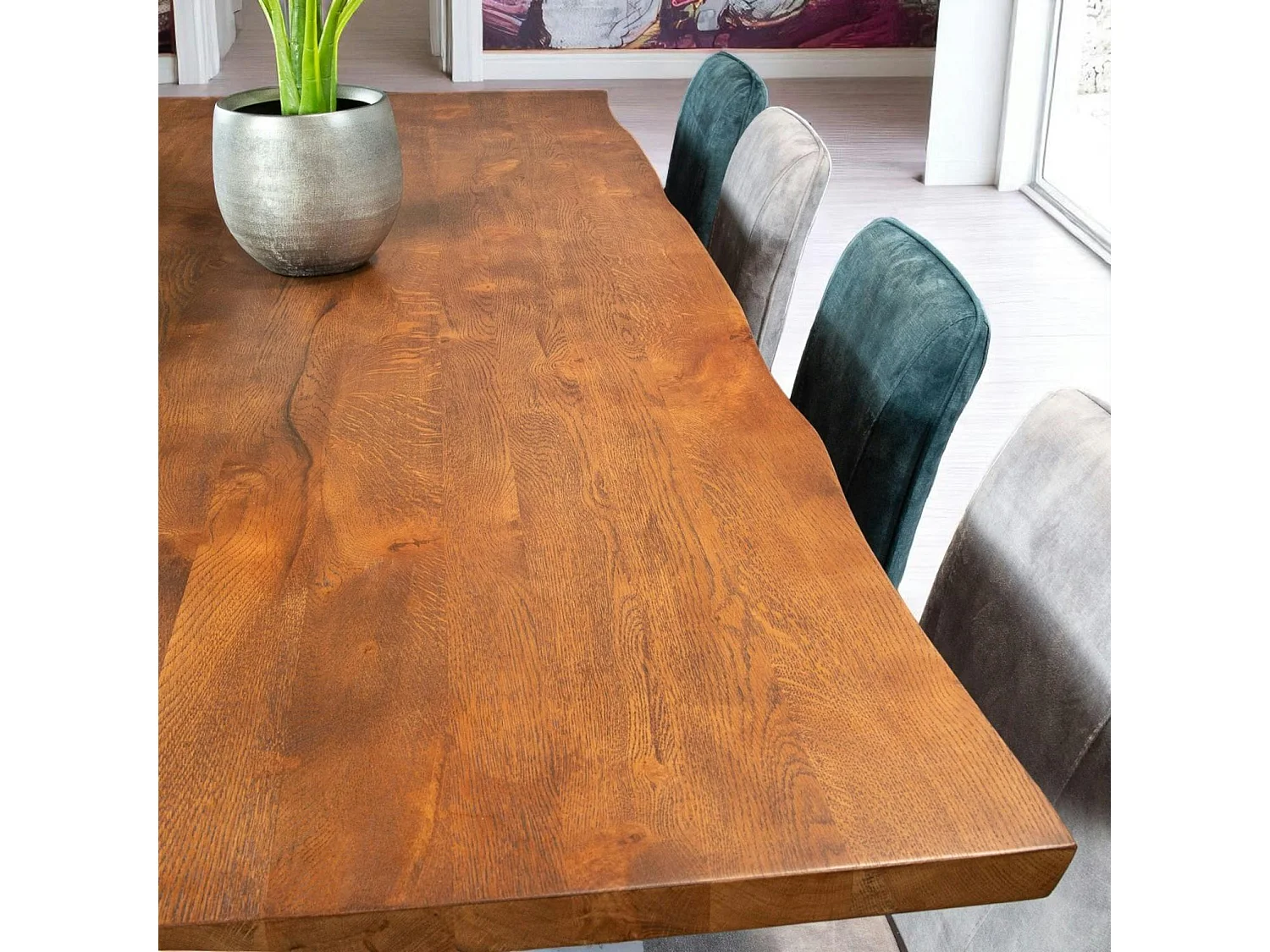 Table à manger en bois de chêne bordures naturelles 240 cm OKA