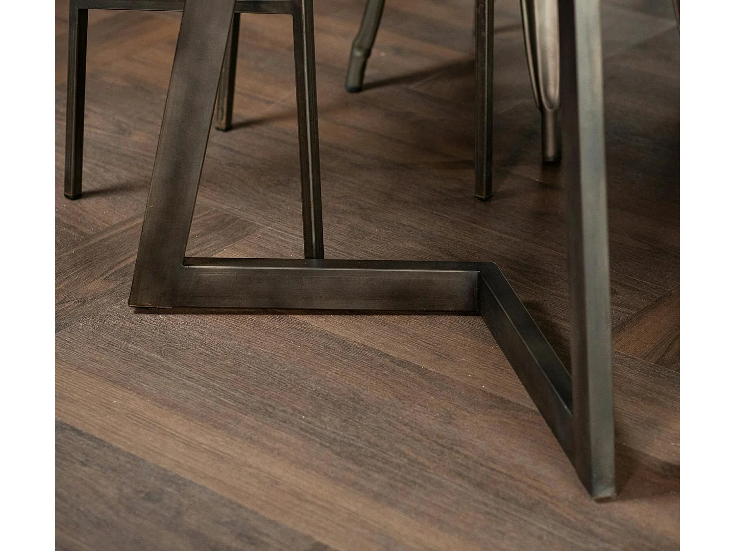 Table à manger bois recyclé teck pied accent 220 cm CLEVELAND