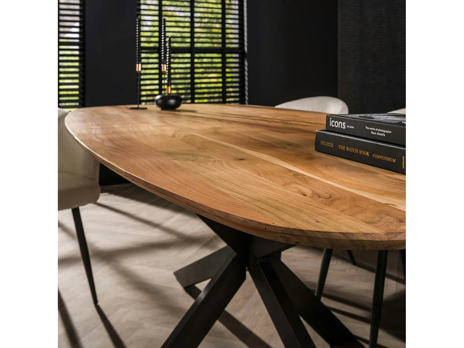Table à manger en bois massif d'acacia avec bords arrondis 215 cm MELBOURNE