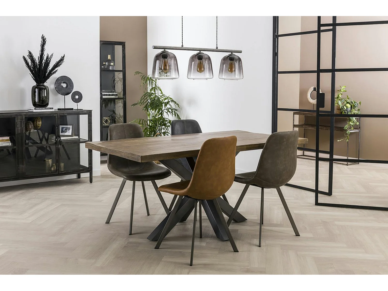 Table pied central bois de manguier 165 cm LUCKNOW