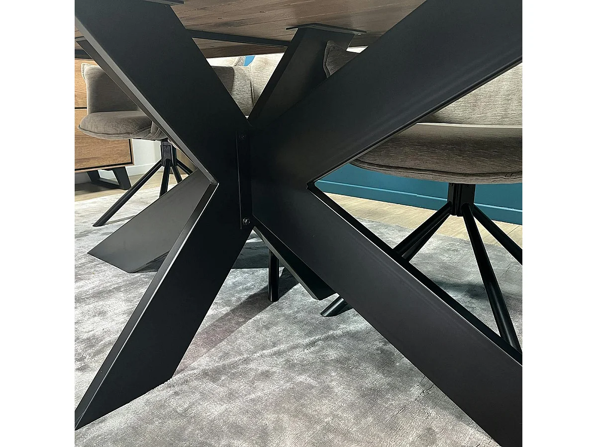 Table pied central en chêne brun avec bords naturels 240 cm PALERME