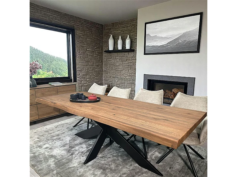 Table pied central en chêne brun avec bords naturels 240 cm PALERME