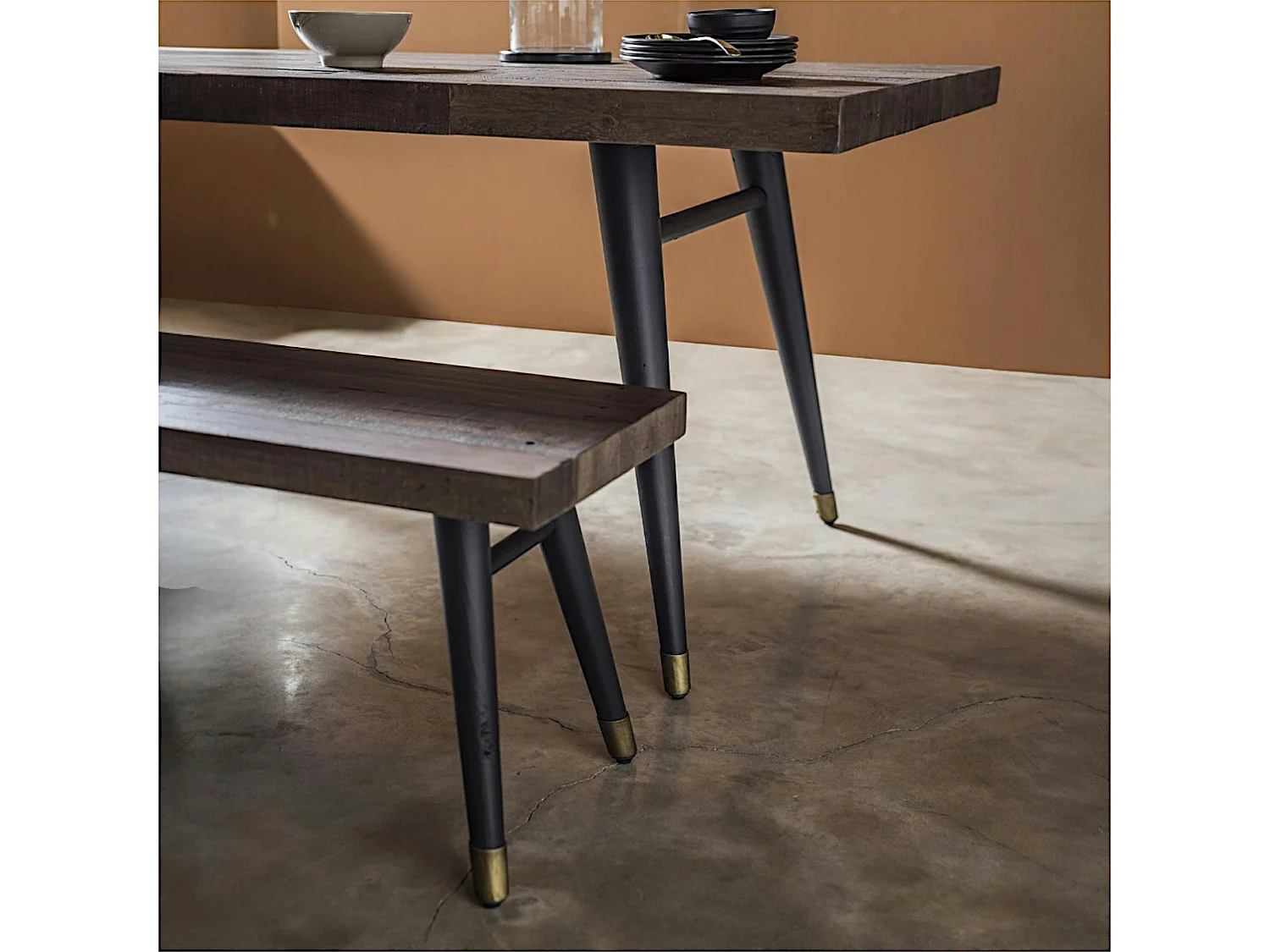 Table à manger extensible bois recyclé piètement effet laiton vieilli 140-180 cm ADÉLAÏDE