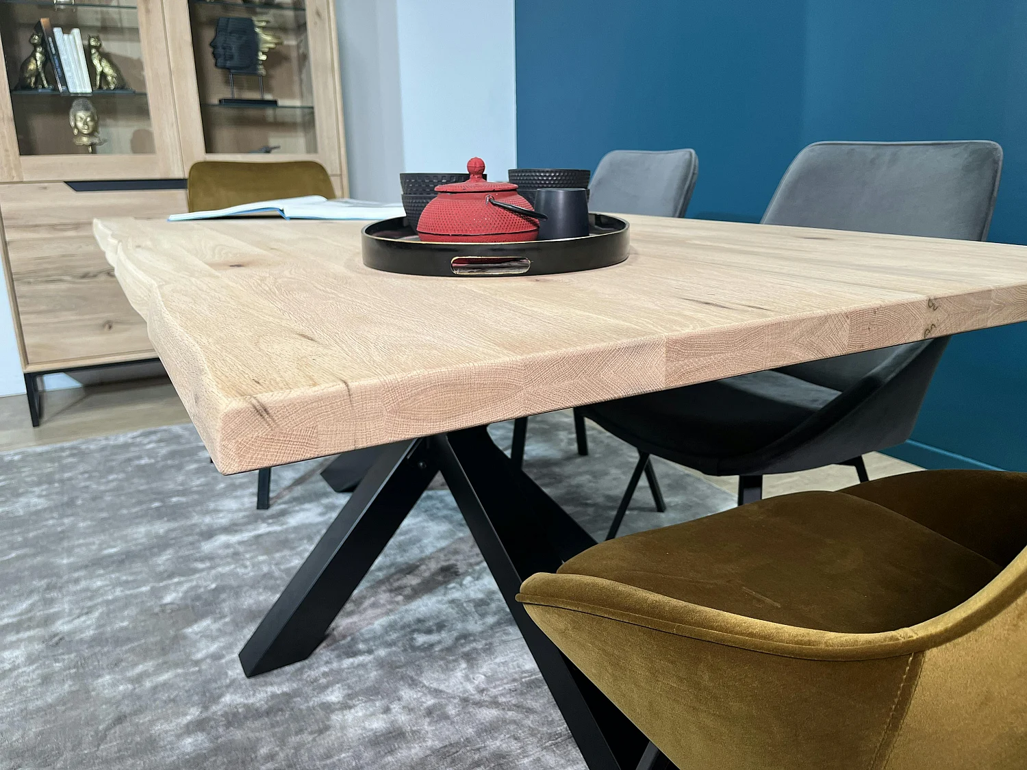 Table extensible en chêne blanc bords naturels 180 x 90 cm ETNA