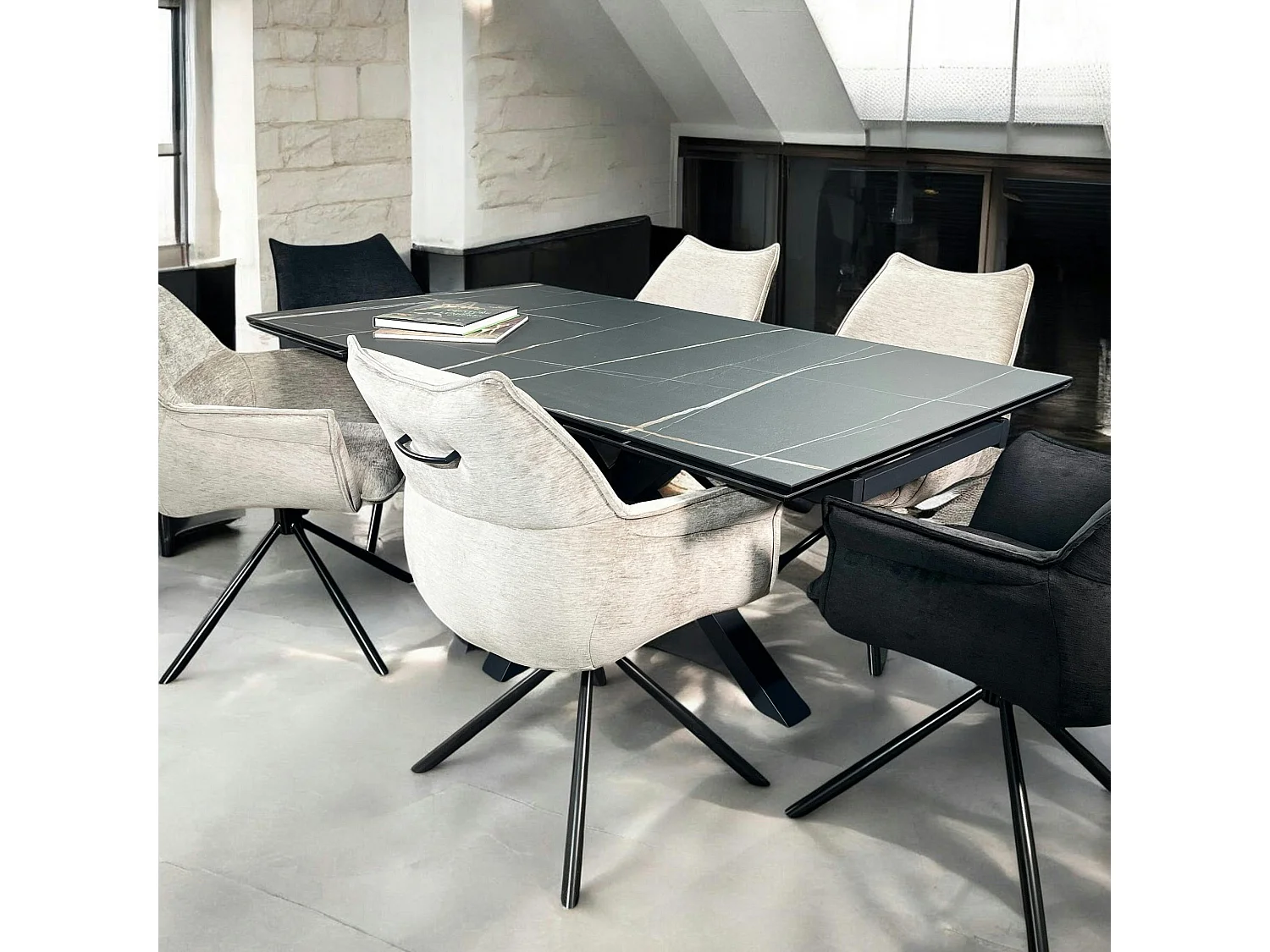 Table en céramique extensible pied étoile effet marbre noir 180-280 cm LOMBARDIE