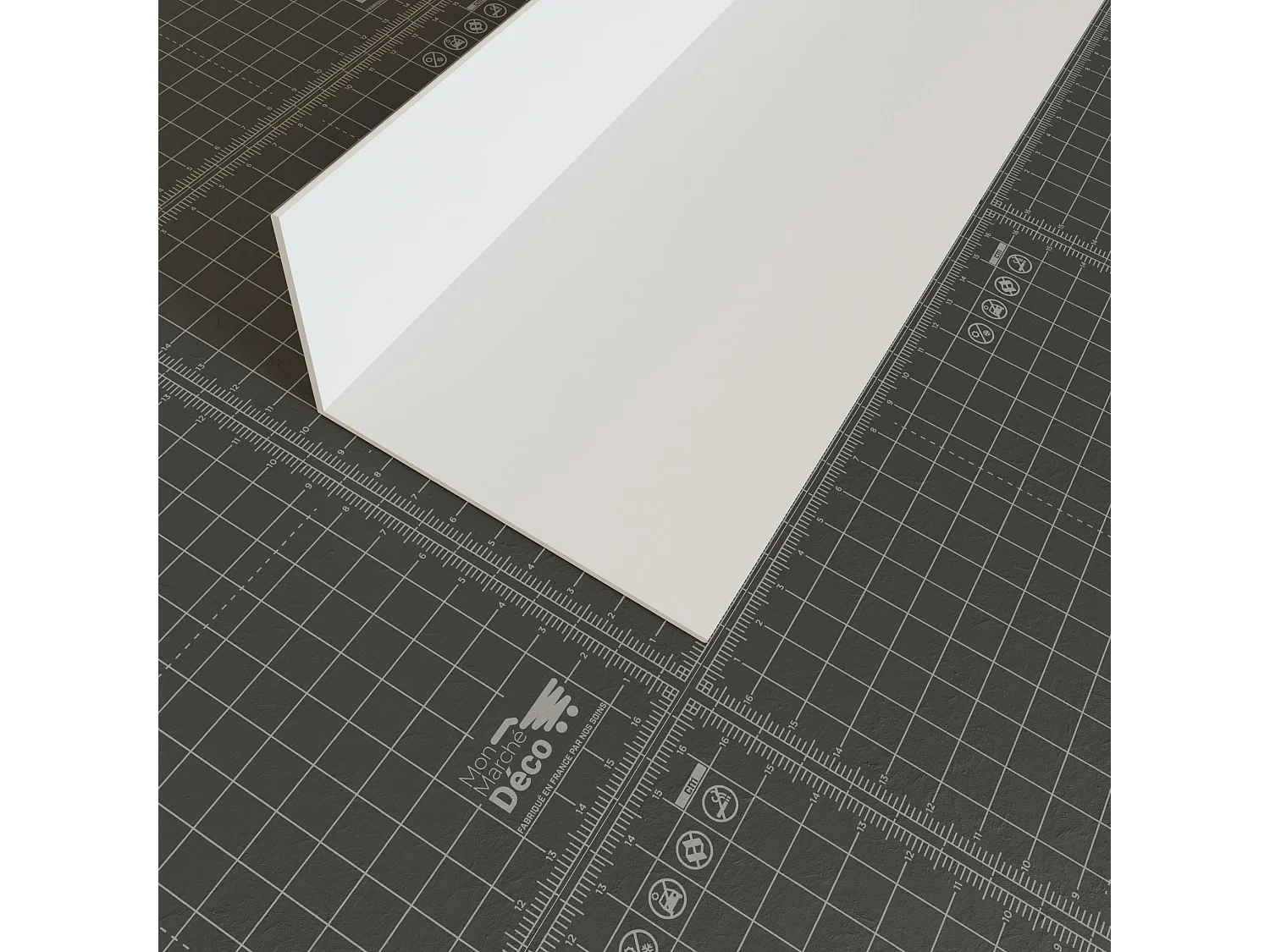 Cornière Inégale PVC 2.60 m - Blanc - 6 x 10 cm, À l'unité