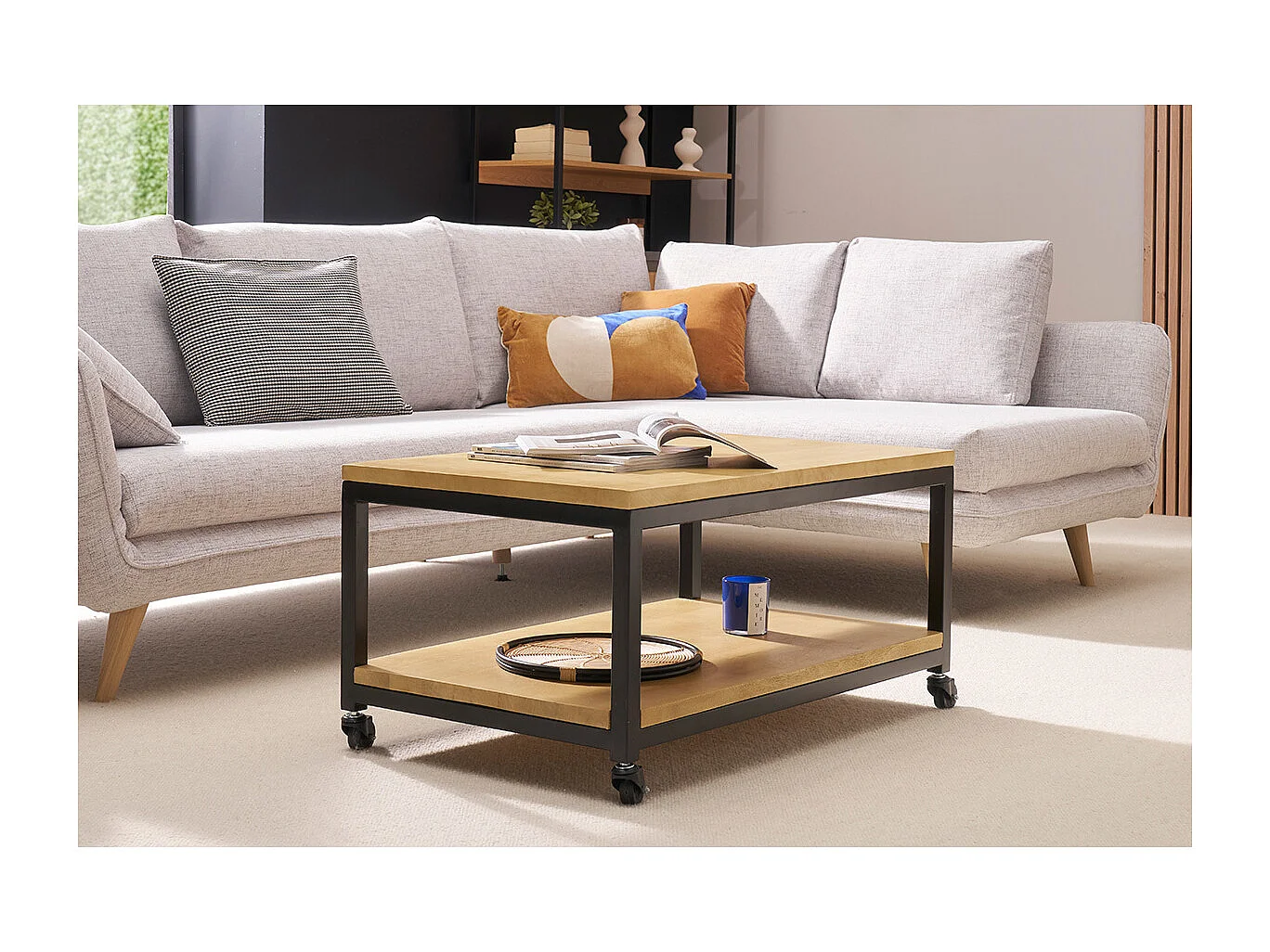 Table basse à roulettes industrielle bois manguier massif et métal noir L90 cm FACTORY